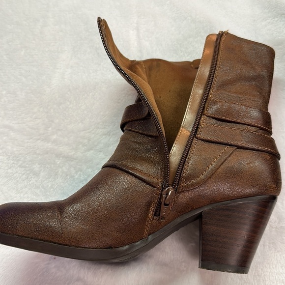 Bare Traps Arlyn Mid-Brown Zippered Stacked Heel Boots Nonskid Sole 7.5 - Picture 5 of 15